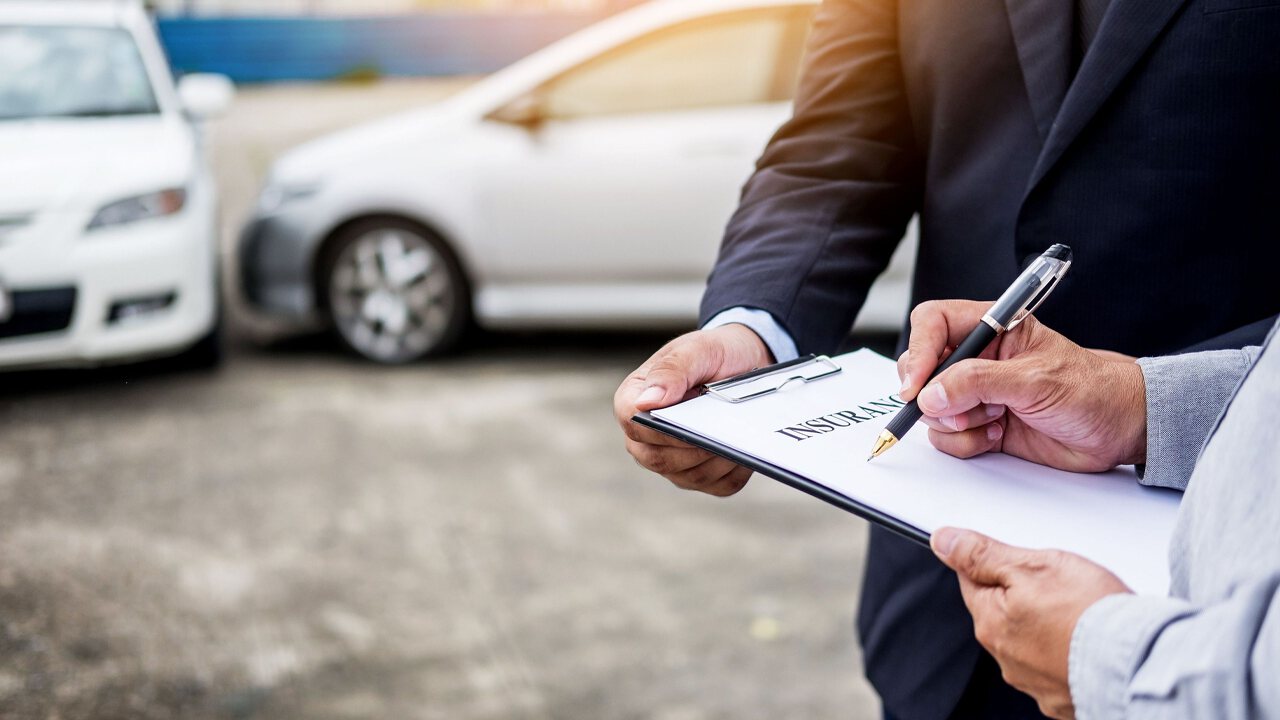 Auto Insurance Claims Process: A Step-by-Step Guide (2025)
